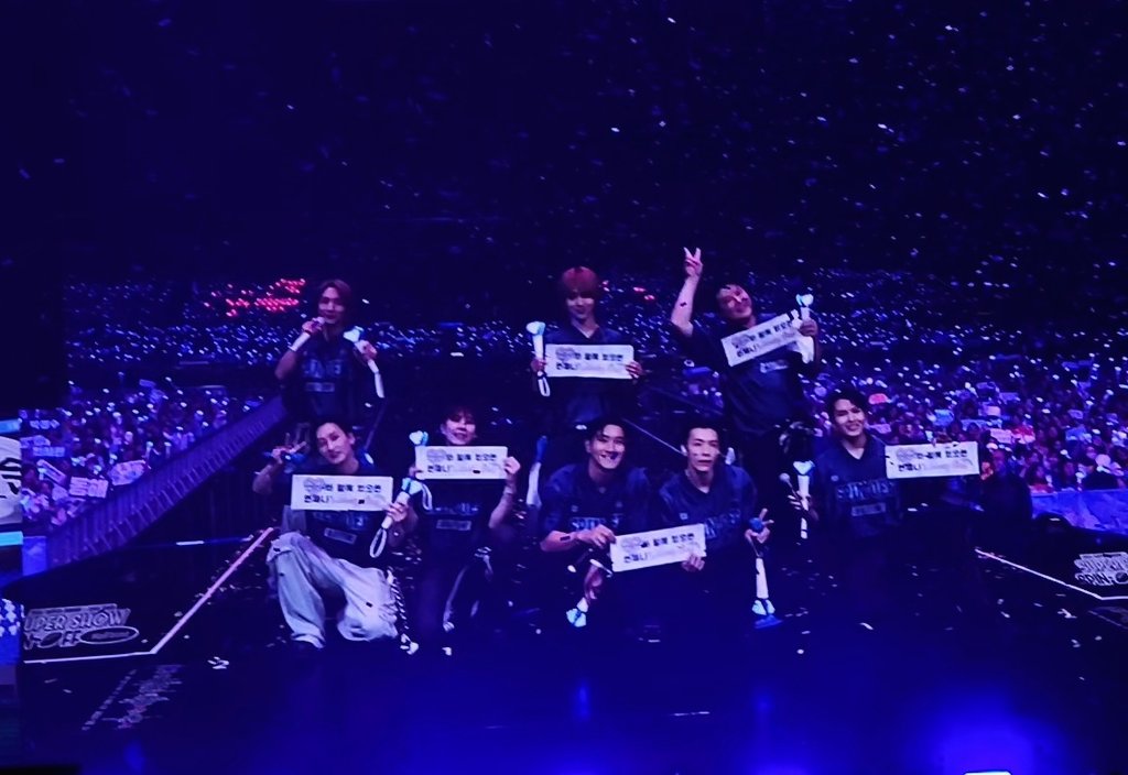 💙 Fan Project - Day 1 💙
Paper Slogan เพลง Lovely Day 

슈주와 함께 있으면 언제나 Lovely Day
ทุกๆวันเป็นวันที่น่ารักและสวยงามเมื่ออยู่กับเอสเจ

#SPINOFFHALFTIME_IN_BKK
#SuperJunior