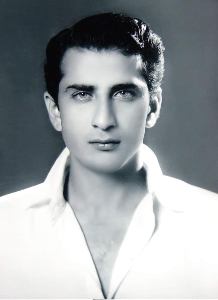 BinQasimRaja1's tweet image. یہ شخصیت کون ہیں؟