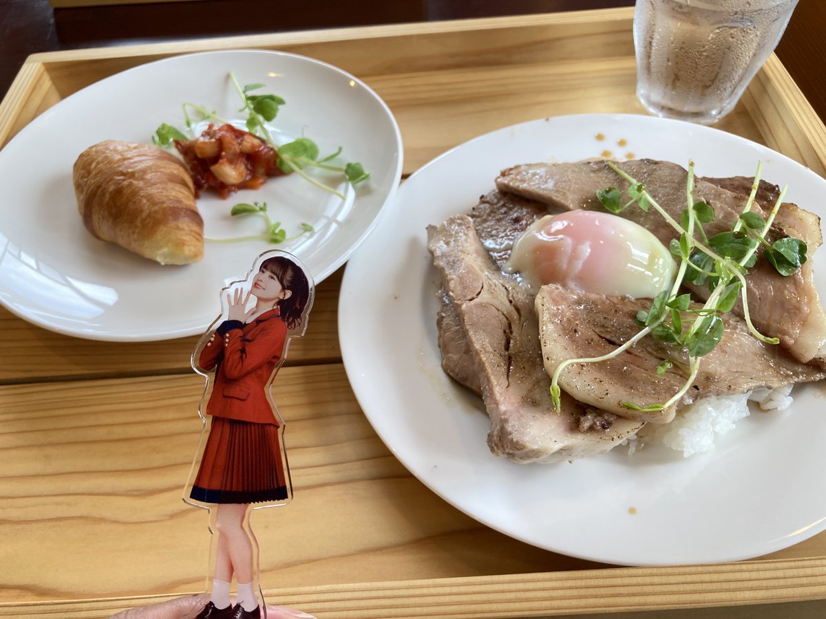 Aiko_colop's tweet photo. 日陽ちゃんのインスタにものせていたNIHACHIさんへ
日陽ちゃんママにも昨日showroomでオススメと言われたのでw
朝日豚のローストポーク丼のセット🐷
と村上茶のあんみつ🍵のセットを
#本間日陽
#NIHACHI
#村上市スペシャルアンバサダー
#本間日陽SNS巡礼地マップ https://t.co/tiG3jz6gXv