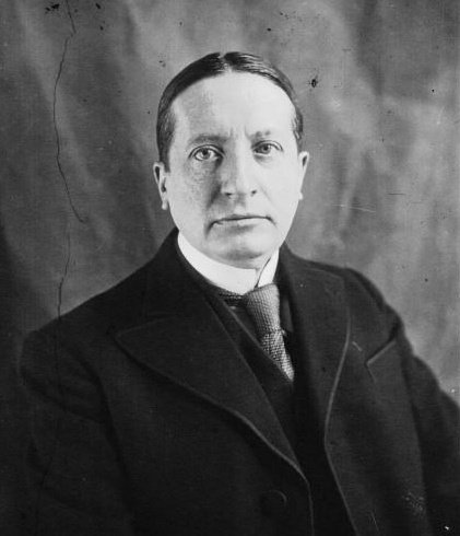 🇫🇷 7 juillet 1944, il y a 80 ans, Georges Mandel était assassiné par la milice. Homme d'État, immense serviteur de la France, député de la Gironde, ministre de l'Intérieur, il dit au Général de Gaulle le 14 juin 1940 :  « Vous avez de grands devoirs à accomplir, Général, mais