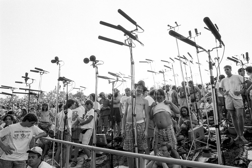 BLADE__RECORDS's tweet image. Cory has unleashed the floodgates! This is gonna be Wand fans at the North American tour next week 🔥🟣⚪️🌱🙂😉