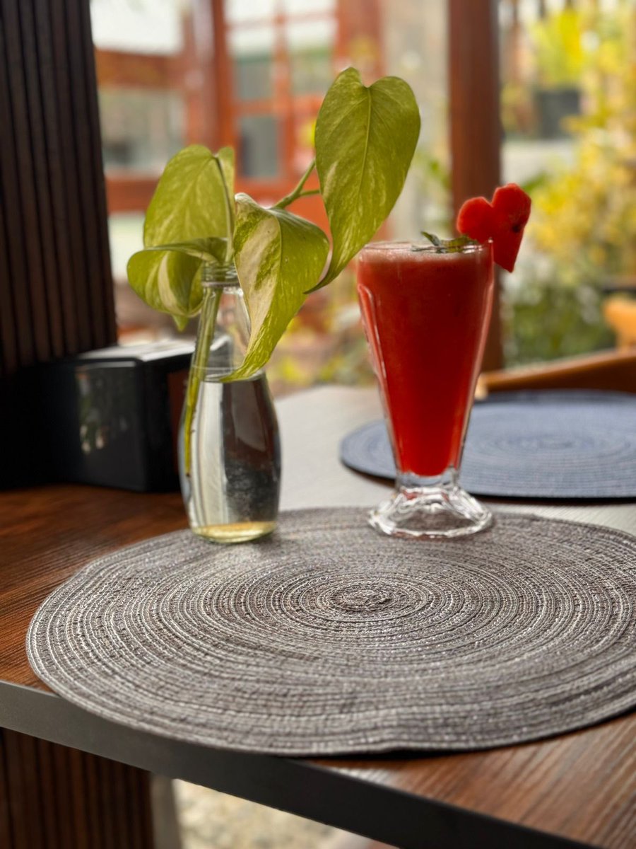 CafeEden_mv's tweet photo. Taste the burst of flavor in every sip with our watermelon drink! 🍉🥤 A delightful companion for your day. Swing by our cafe and savor this refreshing treat! https://t.co/6RtLnnkrrD