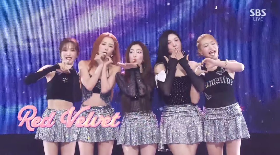 seurrene_'s tweet photo. RED VELVET 😘 https://t.co/65L95BjTky