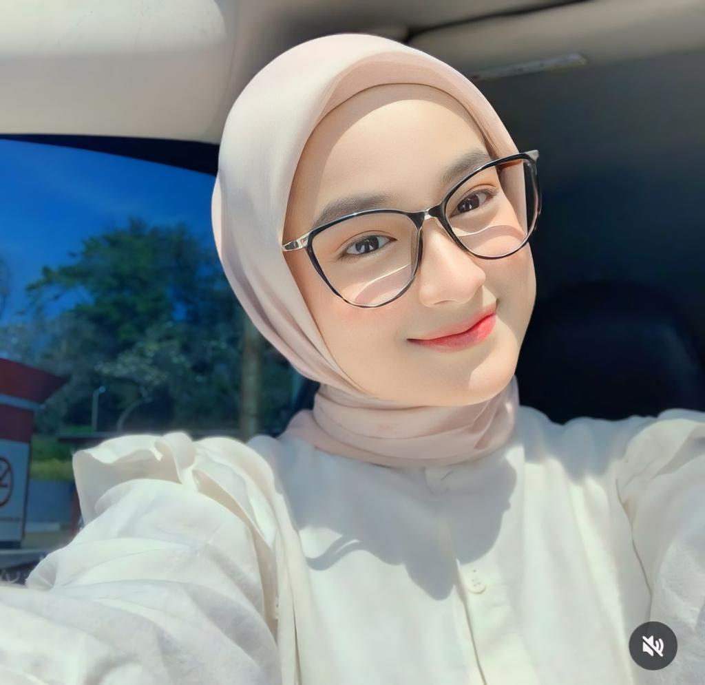 _beeikeme's tweet photo. Who wants their photos to be interesting like this?
You can order from me
Just contact me directly 
WhatsApp:
https://t.co/gF7Zpsogan

#vectorart #ilustration #infinitedesign #hijab #cutegirl https://t.co/wGy676Pa0X