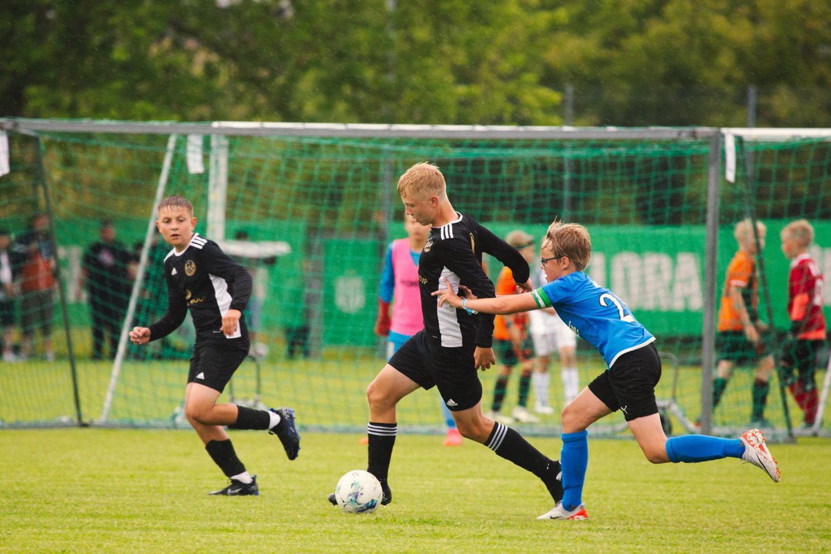 TallinnCup's tweet photo. Today is the final day!!
There will be last hot matches between Qarabakh (AZ) vs Narva Trans (EE) in B16 category, Benfica (LUX) vs Jarlabergs IF (SE) and US Terri di Castelli (IT) vs FC Flora KSE (EE).

The photos and videos : https://t.co/8rENWhKXIr
and: https://t.co/UP4Ci5DbPF https://t.co/C27gLfa3vk