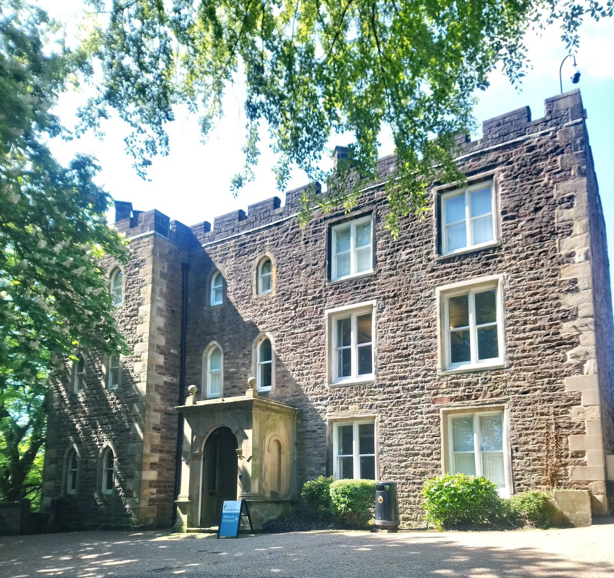 📢 Last call to join Dr Allison Stewart, 11 July at #ClitheroeCastle, for an insight into how much we can learn from teeth about identity, kinship and movement of people. 
Full details and to book your place visit events.apps.lancashire.gov.uk/w/webpage/even… 
#FestivalOfArchaeology #Archaeology