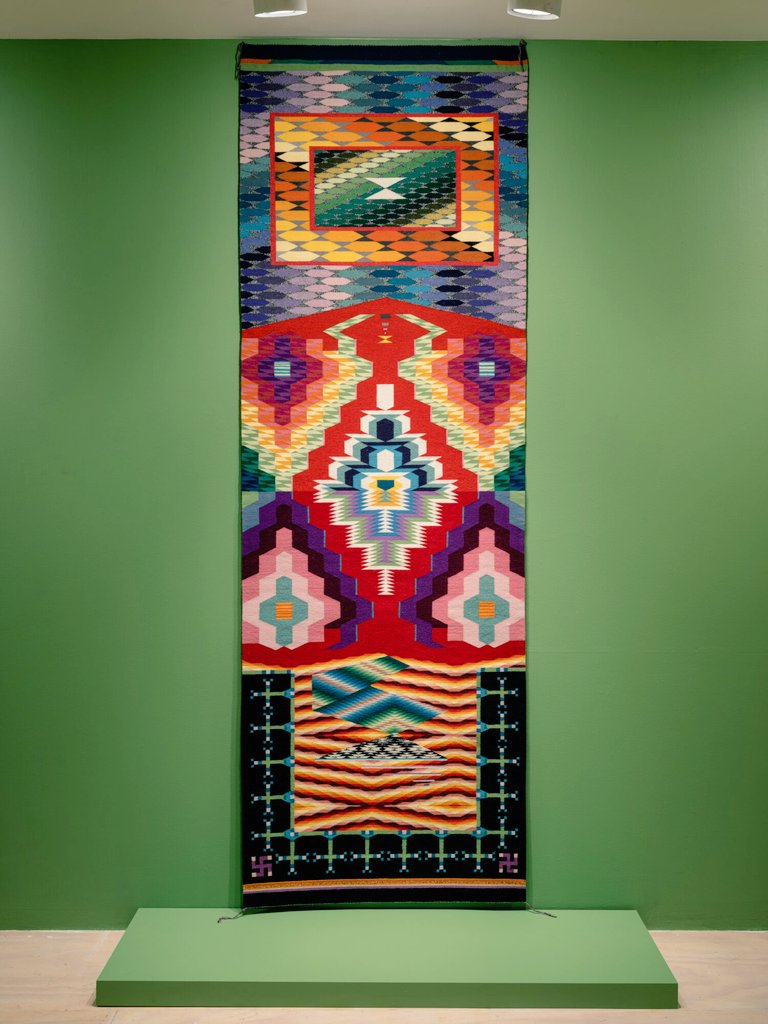 womensart1's tweet photo. Melissa Cody, 4th generation, contemporary Navajo weaver #WomensArt https://t.co/pu0PeYrsQT
