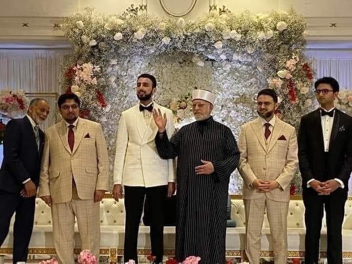 BinQasimRaja1's tweet image. علامہ طاہر القادری صاحب نے پیرس میں اپنے پوتے کی شادی کی تقریب منعقد کی جس پر 200 ملین پاکستانی روپے لاگت آئی۔ یہ رقم ان پیروکاروں کی طرف سے آئی جو بمشکل بنیادی ضروریات برداشت کر سکتے تھے۔