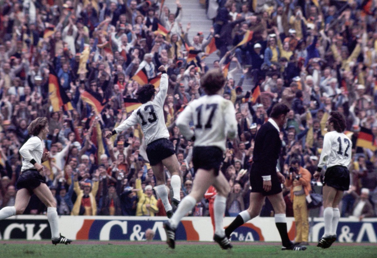 EURO2024DE's tweet image. #OnThisDay in 1⃣9⃣7⃣4⃣

🇩🇪 Das @DFB_Team wird zum zweiten Mal #Weltmeister 🏆