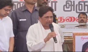 NewsAlgebraIND's tweet photo. BREAKING NEWS 🚨 Mayawati in Chennai says "There is nothing called law and order in Tamilnadu"

Tamilnadu BSP President K Armstrong has been murdered in Chennai. 

She claimed "those who have been arrested so far were not the real culprits"

She demands Chief Minister MK Stalin to hand over the probe to the central agency.