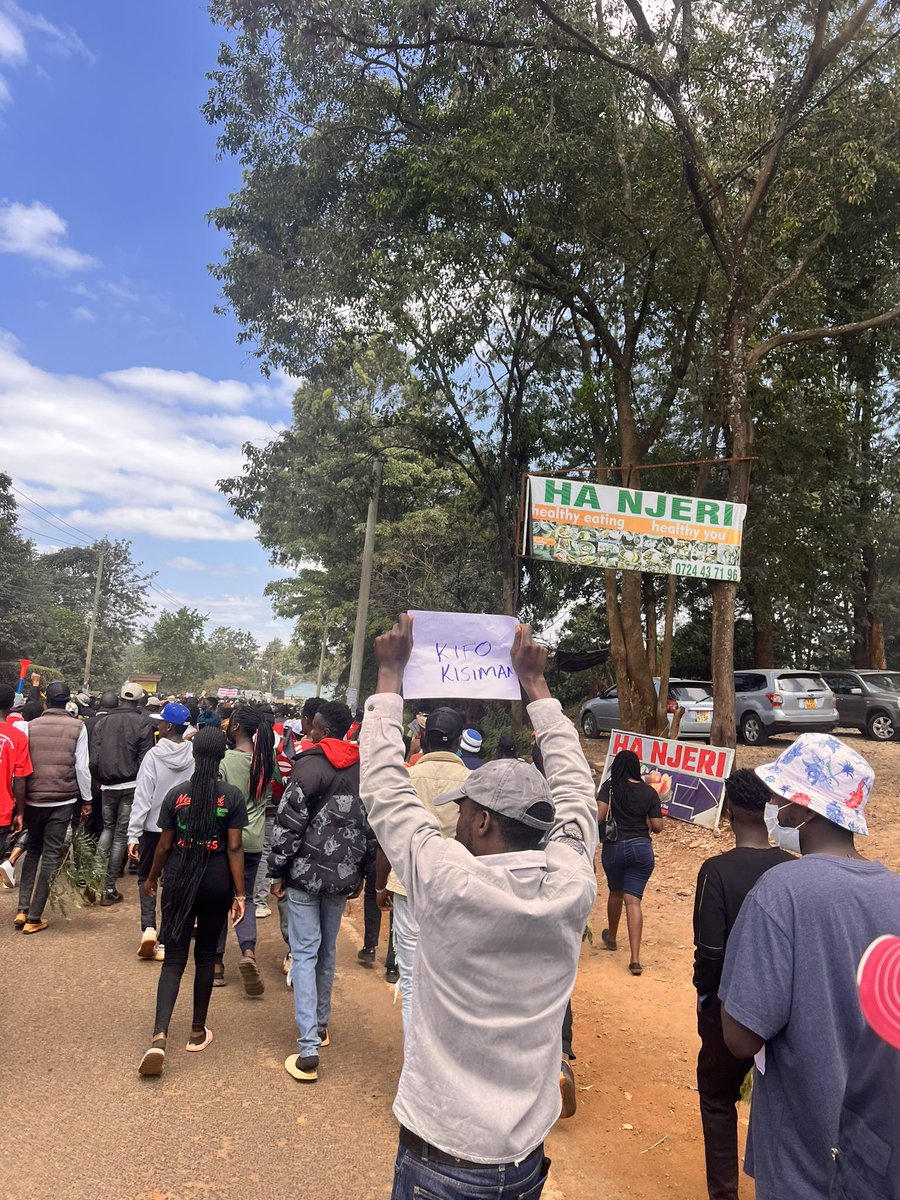 Wincie_'s tweet photo. Mimi najua I walked 35km on my own accord.
To fight for my businesses.
To have the taxes I pay work.
Gosh to be able to go to a public hospital with my NHIf card.
To have my dad get his pension.
To fight for the girls who can barely afford sanitary products.

#Rutomustgo https://t.co/OKofGzEQcj