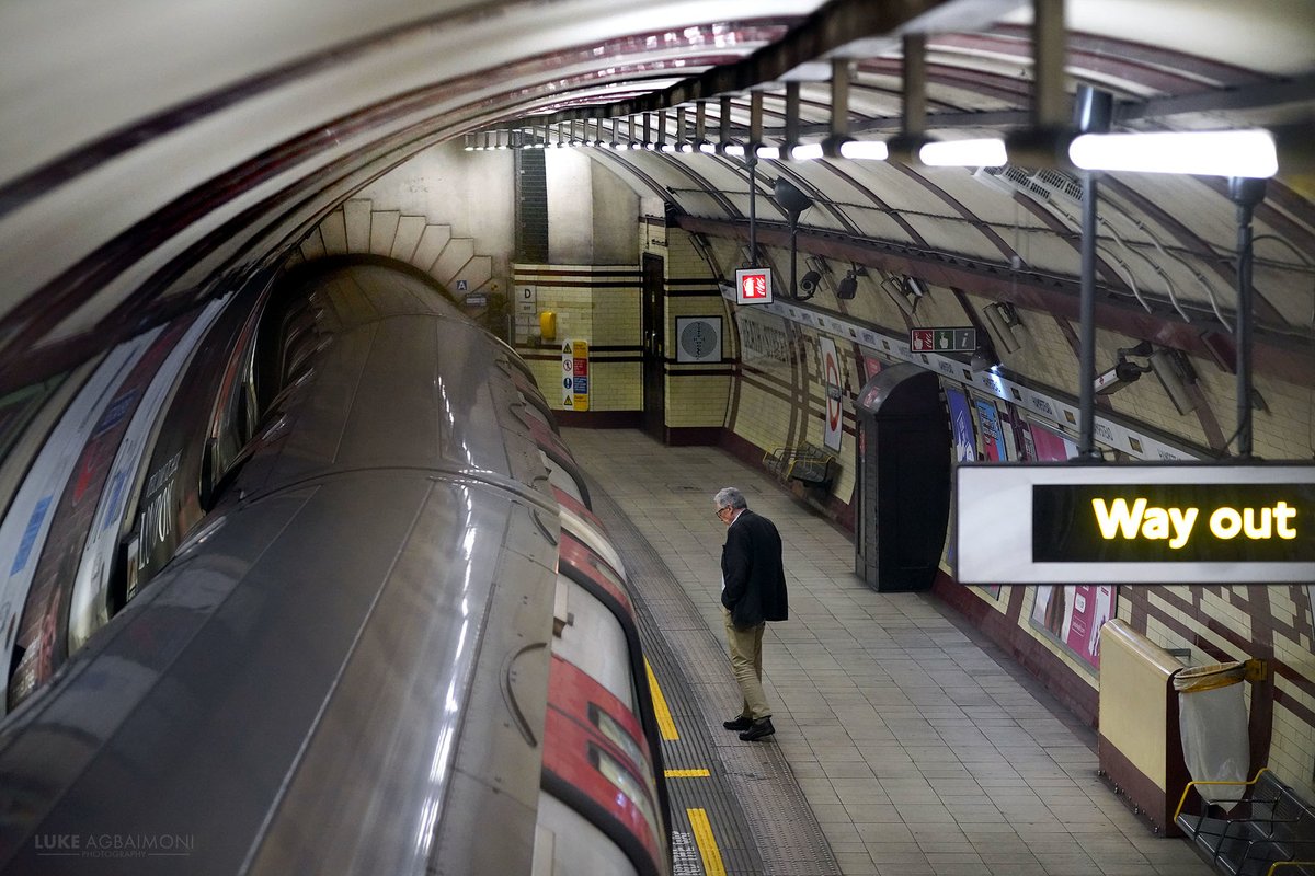 tubemapper's tweet photo. It's the FINAL day that you can preorder a special 1st edition copy of my 3rd book, available in Nov 2024. Get your name printed in the book, a signed bookplate &amp; additional prints

Here's a few "timeless" themed photos

Tooting Bec
Hampstead

PREORDER
https://t.co/UkB15Lzwrg

🙂 https://t.co/IlZ0pw2MVN