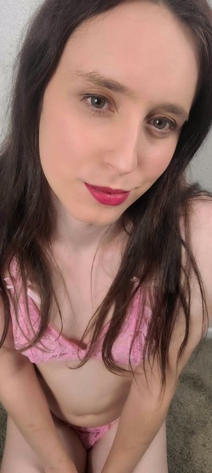 On a scale of 1-10 how kissable are my lips? https://t.co/W4bWoGUmg9