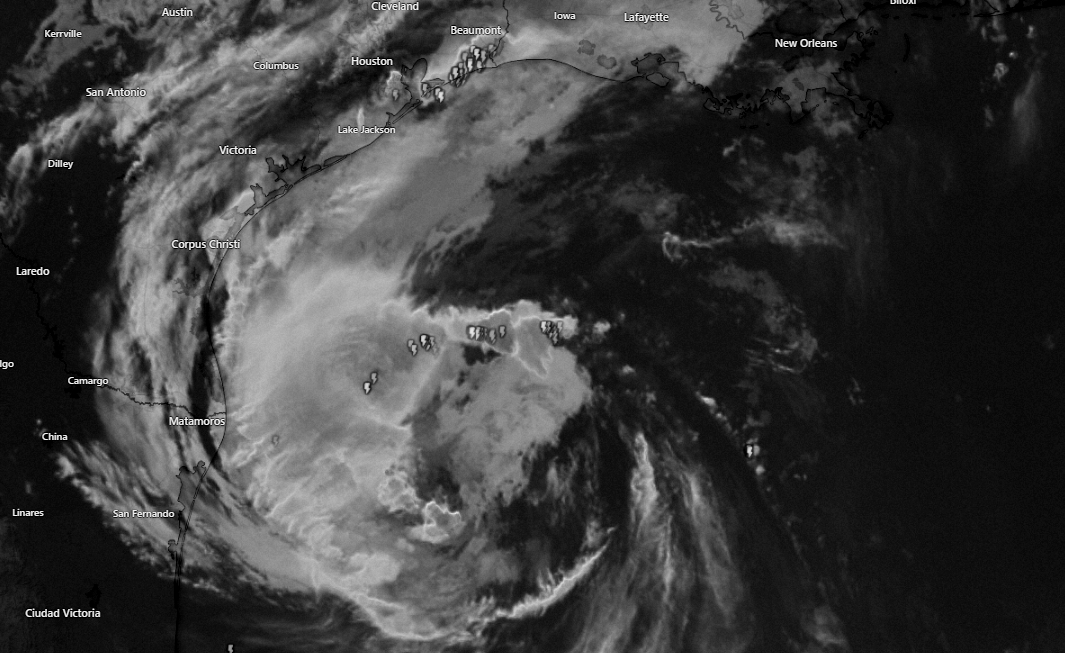 Jasamsdestiny's tweet photo. Latest sat image of #Beryl
Her 1st band has now reached Corpus Christi
#TropicalStormBeryl #TSBeryl #StormSurge https://t.co/ynfqvTAyty