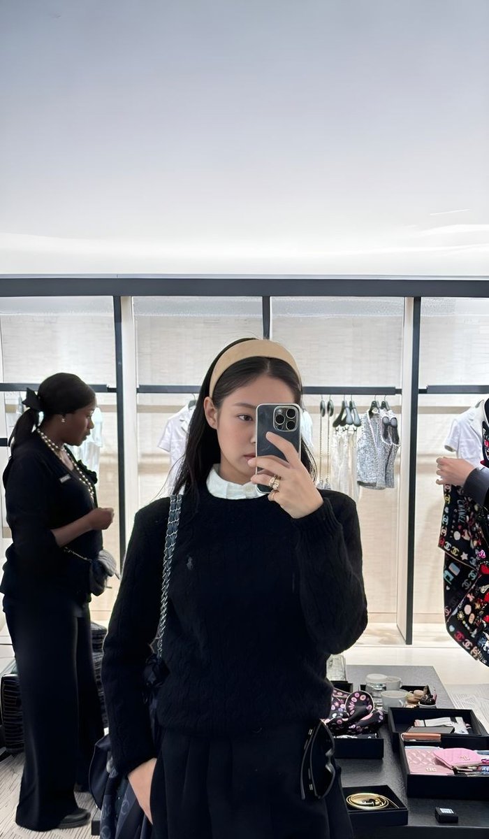 jillianakim's tweet image. ㅤ
INSTAGRAM
─────────
❤️ you, and 38,215,795 others.

📍@rubywarehouse

Just finished today's fitting. Fashion season is HERE, and we have something HUGE &amp;amp; SPECIAL coming! 🤫

Stay tuned, Loves! 🥰 #RoadtoTSFW 
ㅤ