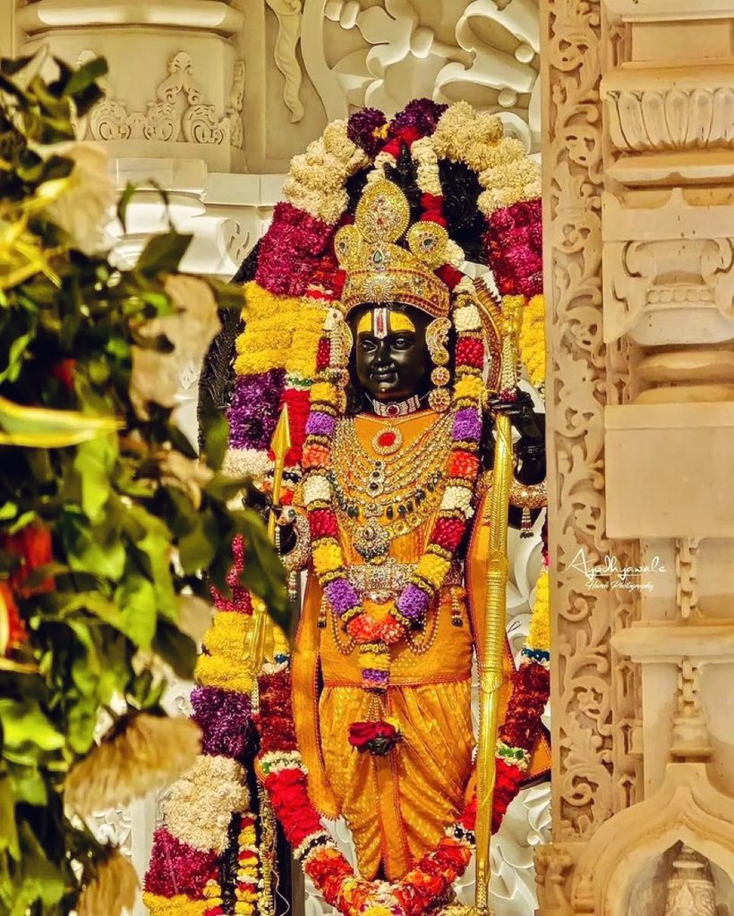 ಅಯೋಧ್ಯೆಯಲ್ಲಿ ಬಿಜೆಪಿ ಸೋತಿಲ್ಲ

ಫೈಜಾಬಾದ್ ಲೋಕಸಭಾ ಕ್ಷೇತ್ರವನ್ನು ಬಿಜೆಪಿ ಕಳೆದುಕೊಂಡಿದೆ.ಅಯೋಧ್ಯೆಯು ಫೈಜಾಬಾದ್ ಲೋಕಸಭಾ ಕ್ಷೇತ್ರದ ಐದು ವಿಧಾನಸಭಾ ಕ್ಷೇತ್ರಗಳಲ್ಲಿ ಒಂದಾಗಿದೆ.

ಅಯೋಧ್ಯೆ ವಿಧಾನಸಭೆಯಲ್ಲಿ ಬಿಜೆಪಿ 4667 ಮತಗಳಿಂದ ಮುನ್ನಡೆ ಸಾಧಿಸಿದೆ.

ಉಳಿದ 4 ವಿಧಾನಸಭಾ ಕ್ಷೇತ್ರದಲ್ಲಿ ಬಿಜೆಪಿ ಹಿನ್ನಡೆ ಅನುಭವಿಸಿ ಸೋಲು ಕಂಡಿದೆ.