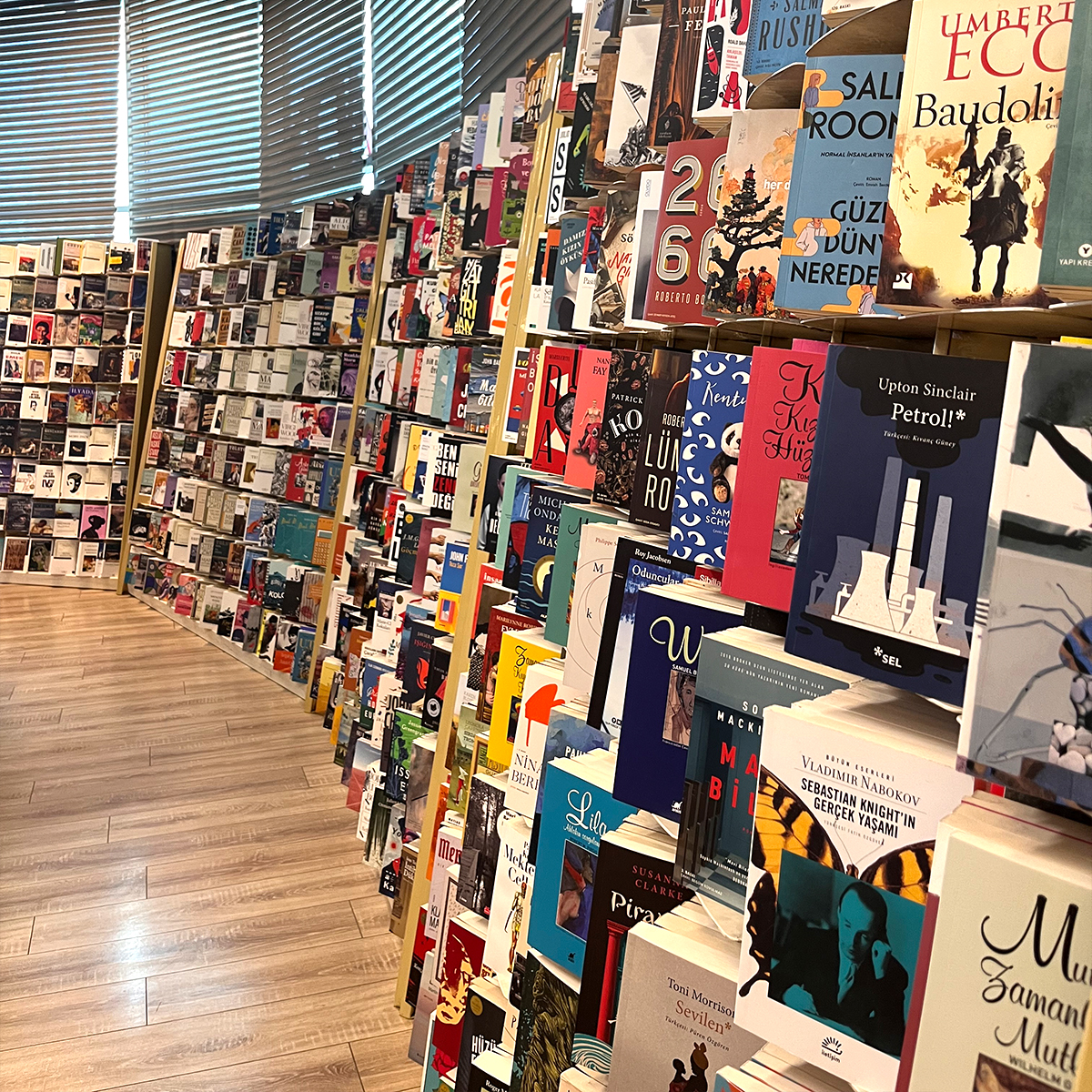 Hem sevdiklerinize hem de kendinize iyi gelecek bir hediye ya da hafta sonu keyfinize eşlik edecek harika bir kitap arıyorsanız Ada Kitabevi sizi bekliyor! 📚️

#arcadiumavm #adakitabevi