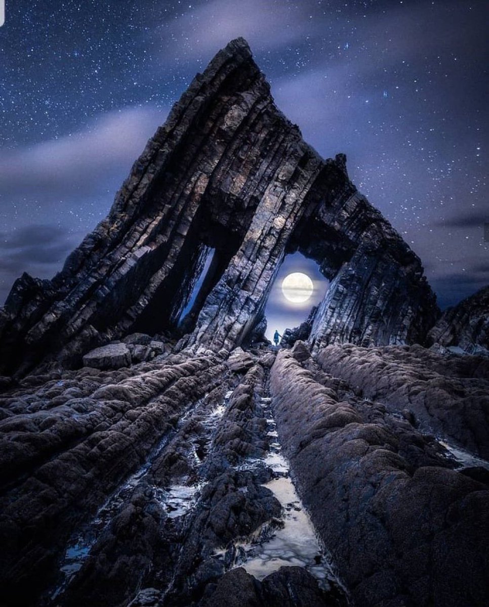M1ONLOVER's tweet photo. Perfect Moon capture. https://t.co/N7ouqYtePM