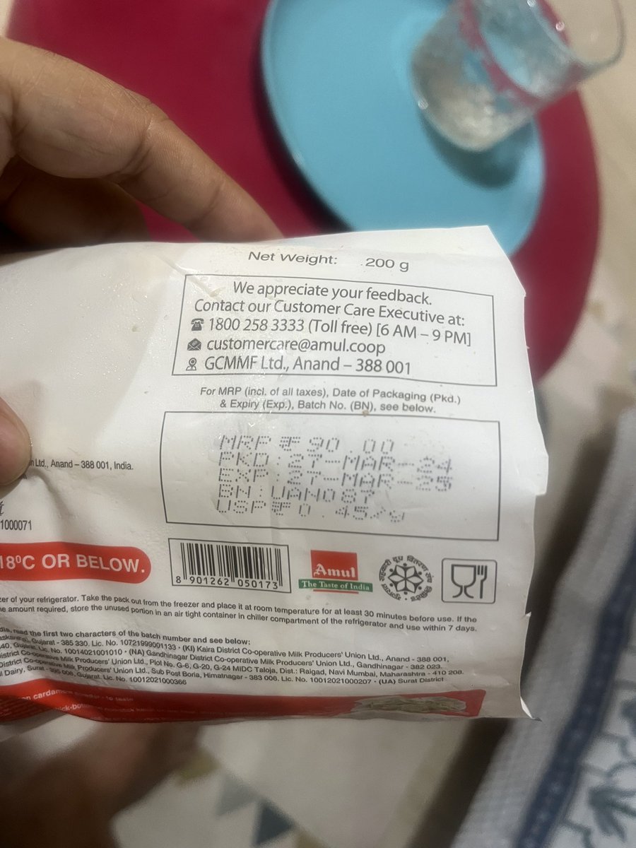 dipadas86's tweet photo. Disappointed ! Again this has happened with @letsblinkit  and this time I had to bring this up. We received a packet of Amul Khoa today morning, upon opening the pack we found it spoiled to a point it was moldy and had dark patches in the pack of @Amul_Coop Khoa. Sharing images. https://t.co/JR0AhsJy6d