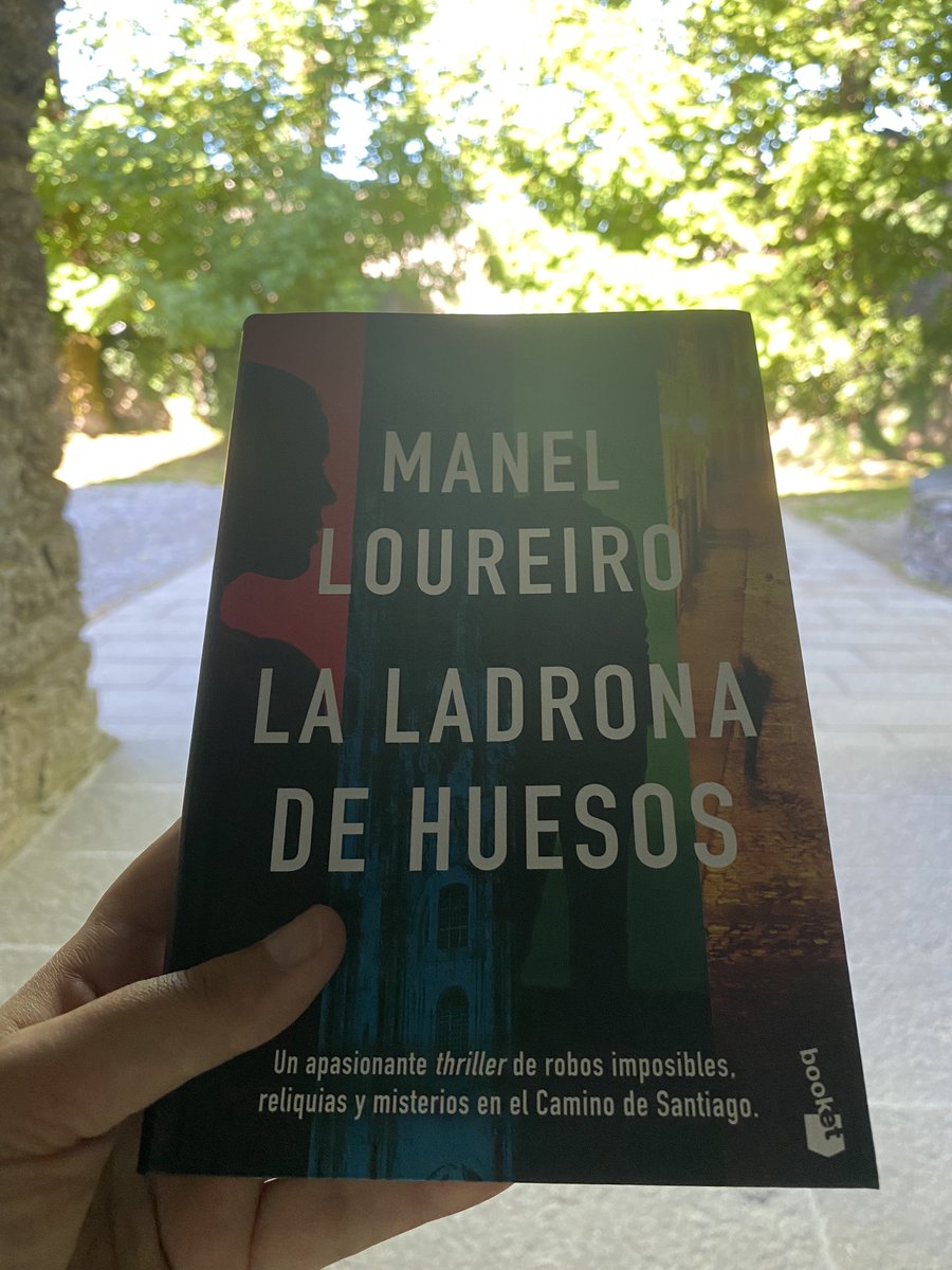 Andrea_21693's tweet photo. Aquí comienza todo… maravilloso libro 🥰 @Manel_Loureiro https://t.co/Hna6gZN58u