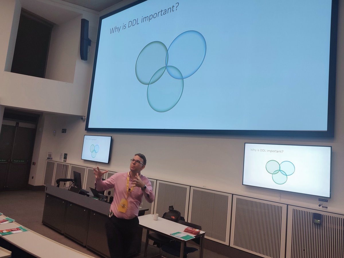 natalie_eloise's tweet image. @vaclavbrezina kicking off #TaLC2024 @ManMetUni asking us to think about the importance of #datadrivenlearning and showing how features of #LancsBoxX support #DDL with both beginners and advanced corpus users @TaLC2024