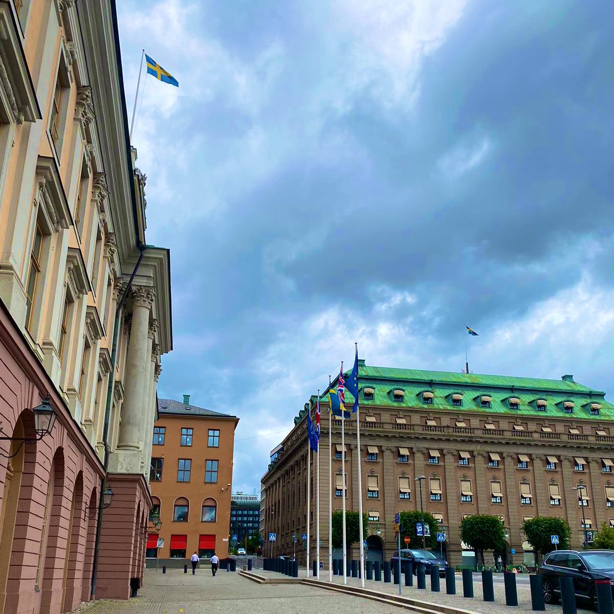 🦅👀 Ser du den brittiska flaggan hissad utanför Arvfurstens Palats, redo för 🇬🇧 utrikesministern David Lammys besök idag?

Sverige är ett av de allra första länderna han besöker i sin tjänst.