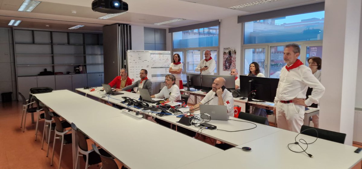 112 Sos Navarra / Nafarroa (@112_na) on Twitter photo Dispositivo de coordinación del primer encierro de los #Sanfermines2024 en la sala de crisis de <a href="/112_na/">112 Sos Navarra / Nafarroa</a>
<a href="/CruzRojaNavarra/">Cruz Roja Navarra</a>
<a href="/DYANavarra/">DYA Navarra</a>
<a href="/salud_na/">Salud - Osasuna</a>
#ProtecciónCivil Dispositivo de coordinación del primer encierro de los #Sanfermines2024 en la sala de crisis de <a href="/112_na/">112 Sos Navarra / Nafarroa</a>
<a href="/CruzRojaNavarra/">Cruz Roja Navarra</a>
<a href="/DYANavarra/">DYA Navarra</a>
<a href="/salud_na/">Salud - Osasuna</a>
#ProtecciónCivil