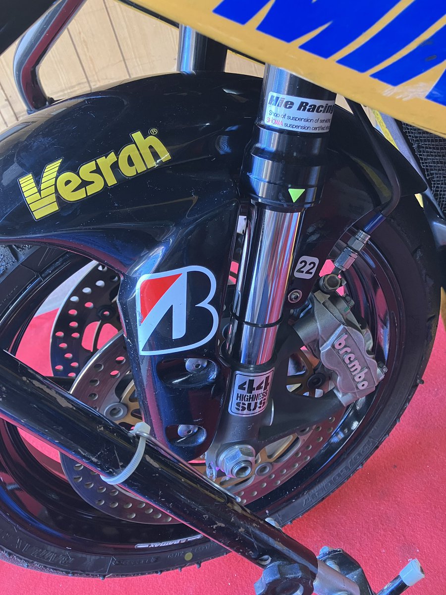 RacingDRAG_1991's tweet photo. 早速交換。
来週の鈴鹿フルコースのスポーツ走行で試します。

#vesrah https://t.co/ORQ1Ymnnlv