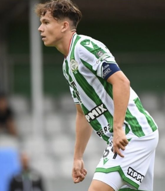 BenBocsak's tweet image. 🇭🇺 18 year old Alex Tóth is one of the biggest prospects in Hungary at the moment. 

Yesterday, the midfielder was given the captains armband by Pascal Jansen in Ferencváros’ pre-season friendly with CSKA Sofia. 

A huge moment for the teenager. Big season ahead for him.