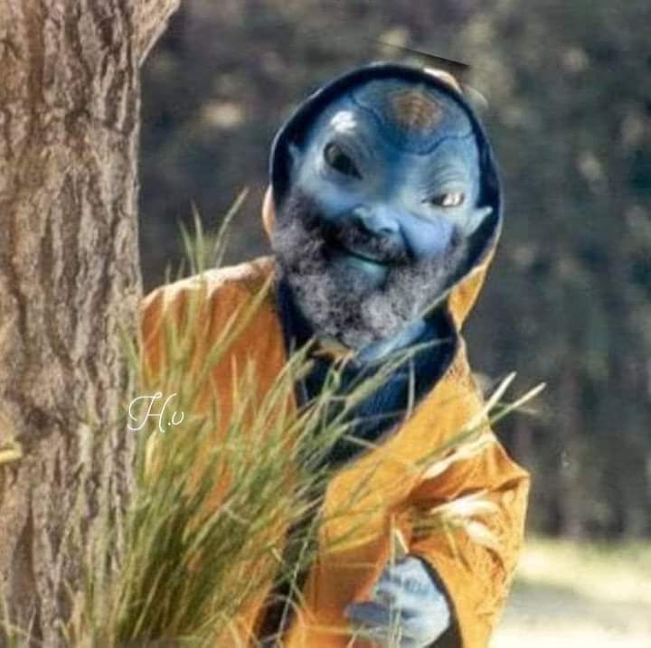 पहचान बताने वाले को 
उचित ईनाम 😂😂😂😂