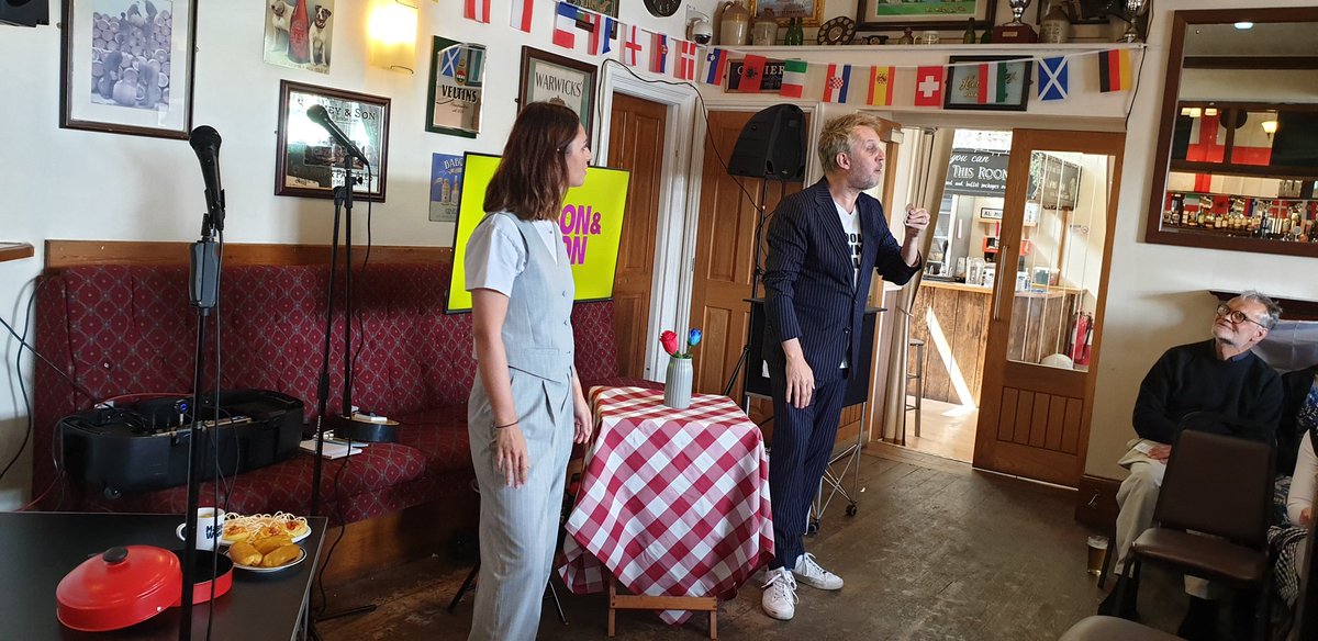 NewBarrack's tweet photo. @MagicHudsons welcome back to Hudson &amp; Hudson our first act of the day @funhousecomedy @edfringe #comedy #comedyfestival #edinburghfringe  #newbarracktavern #S6 #hillsboroughsheffield #Hillsborough #Sheffield #familyrunpub #familybusiness #supportlocal  #ciderpuboftheyear https://t.co/cKB4Zee9v8