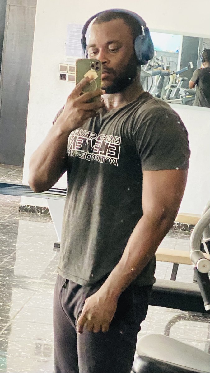 Mr_Zohoun's tweet image. Un an plus tard et quelques kilos en moins..
@Rosezin_ pari tenu ou pas?

Mais j’ai toujours pas laissé la bière 🍺