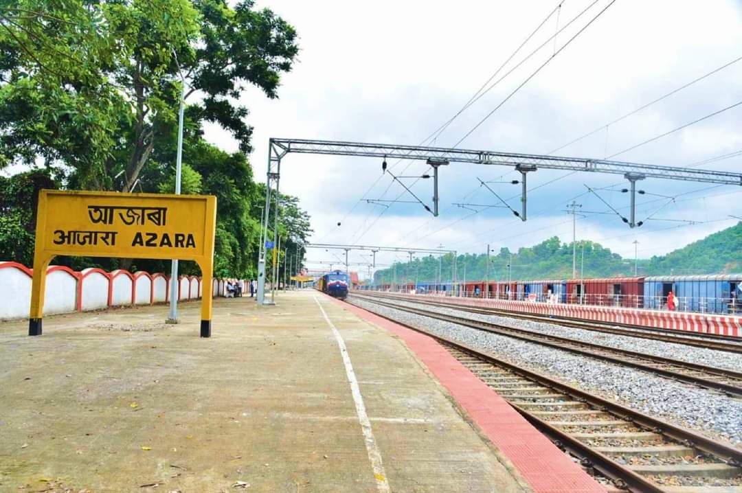 himantabiswa's tweet photo. The commissioning of the Chhaygaon-Mirza Section (15.5 Km) in the Part of New Bongaigaon-Kamakhya via Goalpara Rail Line will significantly boost connectivity in the region as more passenger and goods train will now be able to operate at faster speeds and support growth of local businesses.

Kudos to @RailMinIndia 👏