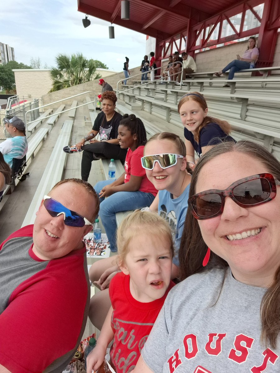 Taryn Meier tweet media