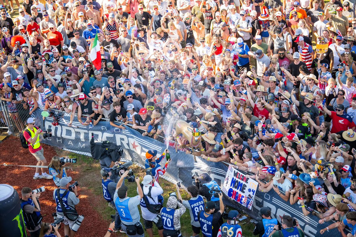 ProMotocross's tweet photo. Special shoutout to all the RedBud fans, you guys were electric โก๏ธ
#ProMotocross #SMX #RedBudMX https://t.co/x2l4SRianM