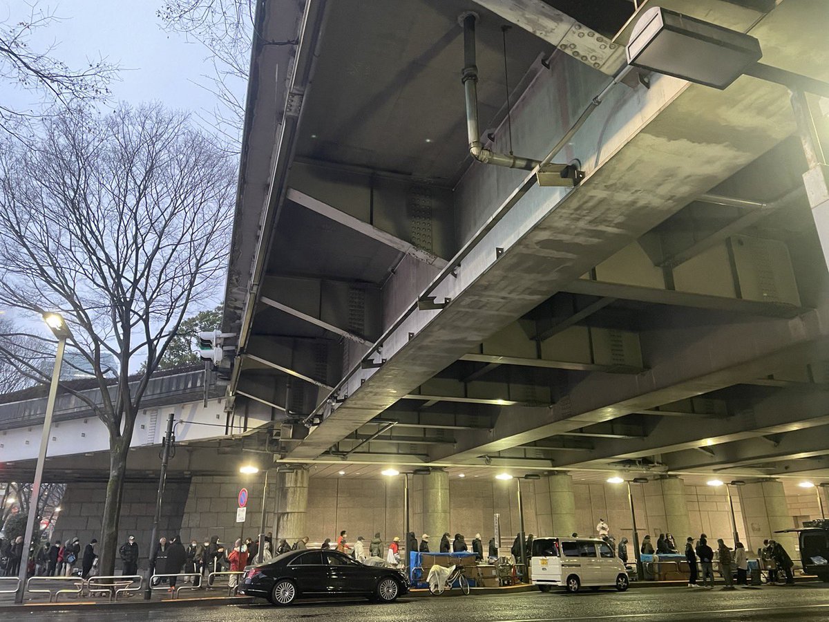 ShinjukuSokai's tweet photo. 小池さんまた四年間よろしくね。
俺たちは都庁下で炊き出し頑張るから小池さんと電通は都庁をインスタ映えさせるの頑張ってね。 https://t.co/Lt4ljhD4Z8