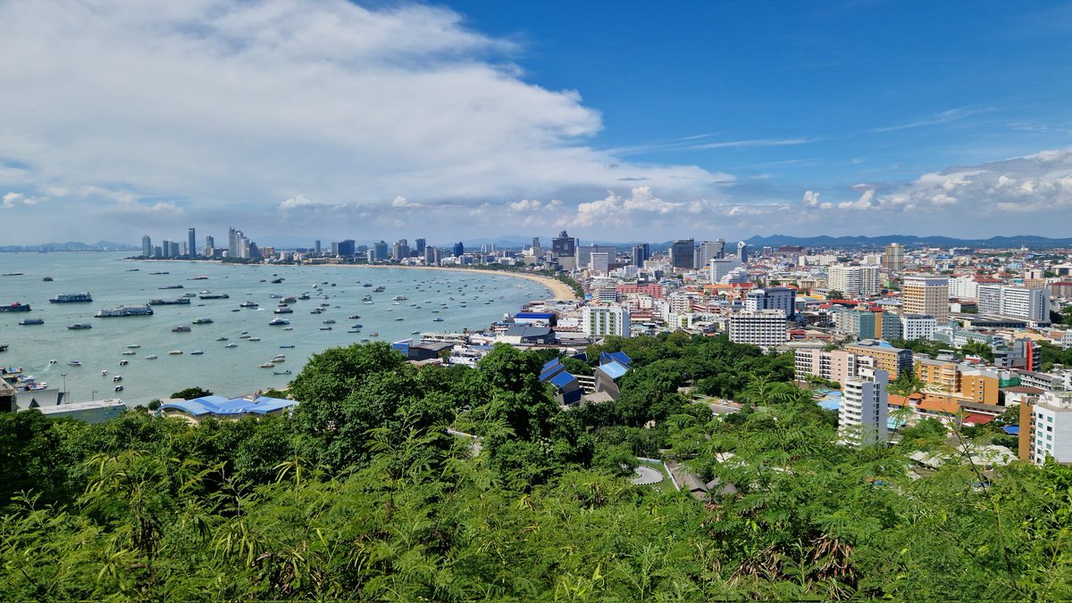 StefanB21m's tweet photo. Pattaya, Thailand 🇹🇭

#pattaya #holiday #traveltheworld #travelphotography #travel  #holidays #vacation #fun #asia #asian #asiancountry #beautiful #beautifuldestinations #trees #forest #city #sidestreet #park  #thailand #cherryblossom #sea #beach #nature #castle #schloss https://t.co/SKRGfLH6cz