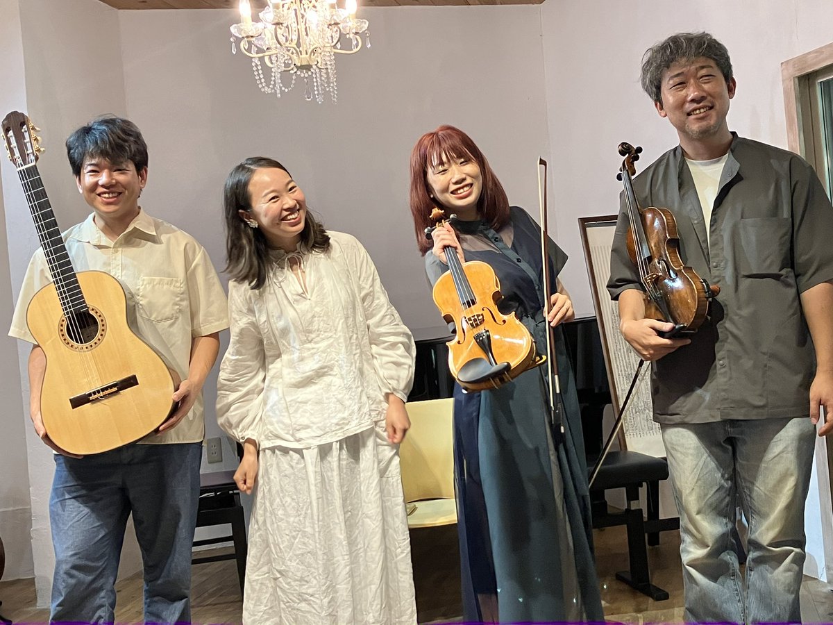 kadoya90109's tweet image. 風鈴のお寺、宇治田原、正寿院から、摂津峡SAALに、ゆきこさんの新ユニット「こかげ」を見に行く、癒しの1日。
ハチベエ、ナナミと楽しい暮らしを願う七夕。#ゆきこ#こかげ#黒猫#ハチワレ