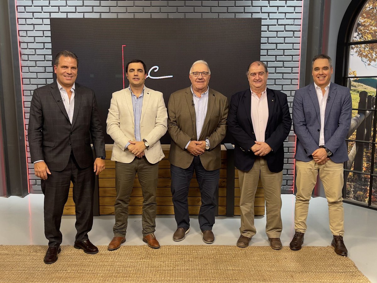 Muchas gracias por participar de otro debate de domingo.

▶️ Vea nuevamente “La evolución del crédito en el sector agropecuario”: youtu.be/UabtLJgDPIo

Los esperamos el próximo domingo, cuando la #GenteDeCampo vuelva a debatir.