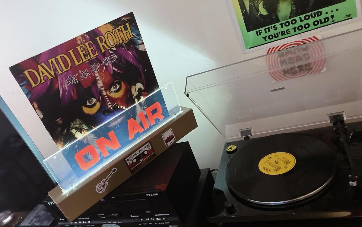 beatlekiss's tweet photo. Sunday Morning Tunes Released on this date 38 years ago. Glad I got to see the tour. Now Spinning David Lee Roth - “Eat ‘Em And Smile”. #davidleeroth #yankeerose #firstspinoftheday 😀 https://t.co/qPNLE5wPSj