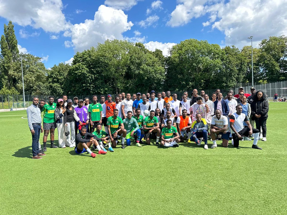 ein Freundschaftsspiel zwischen den Banyamulenge Von Deutschland und denen aus Norwegen.<a href="/GermanyDiplo/">GermanForeignOffice</a> <a href="/GfbV/">Gesellschaft für bedrohte Völker (GfbV)</a> <a href="/Presidence_RDC/">Présidence RDC 🇨🇩</a> <a href="/BMI_Bund/">Bundesministerium des Innern</a> @