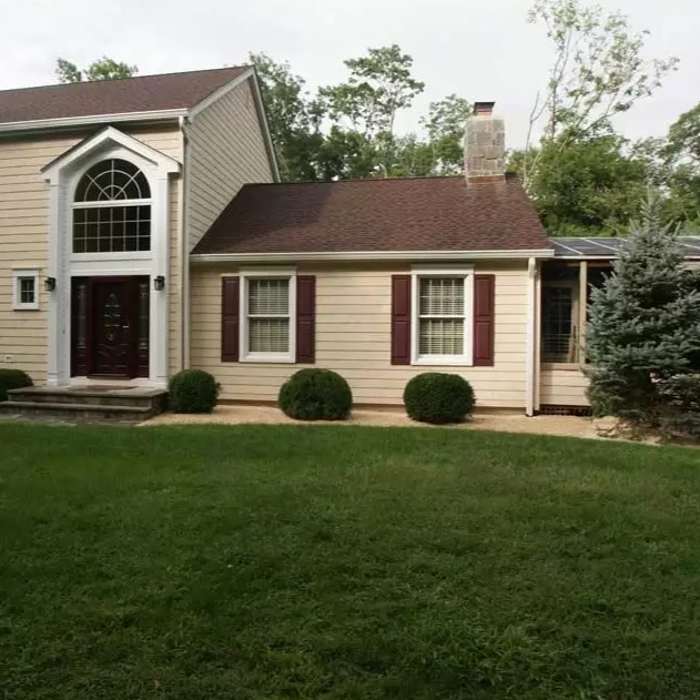 SignatureExt's tweet photo. Give your home a stunning makeover and make it look brand new! Our team at Signature Exteriors is here to bring your dream home to life.

#signatureexteriors #roofing #roofer #roof #gafroof #siding #vinylsiding #homeimprovement #homedesign #homegoals https://t.co/uQM77hLL66