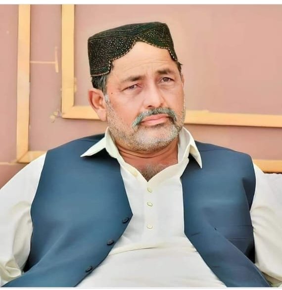SamDars11's tweet photo. 7 دن ہوگئے ہیں شہید خدا بخش درس کے  دھشتگرد قاتل ابھی تک نہیں پکڑے گئے
پیپلز پارٹی اپنے سیاسی حریفوں کو شہید کروانے کے لئے ان کو پناہ دے کر بیٹھی ہوئی ہے۔ شازیہ مری پناہ دے رہی ہے
#JusticeForShaheedKhudaBuxDars
#RemoveTerroristRiazShah
#دھشتگرد_سہولتکار_ریاض_شاھ_کو_ہٹائو https://t.co/bp3E7SZt88