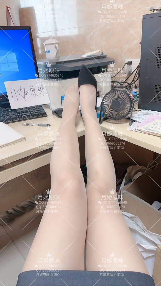 can_wei42877's tweet photo. @LanceTt6 在职OL，日常原味酸臭丝袜，骚内。有需要的宝联系。电报群https://t.co/PjZJ8jgqHx  #原味 #丝袜 #黑丝 #臭脚 #足交 #臭袜子 https://t.co/rai4CYAfJw