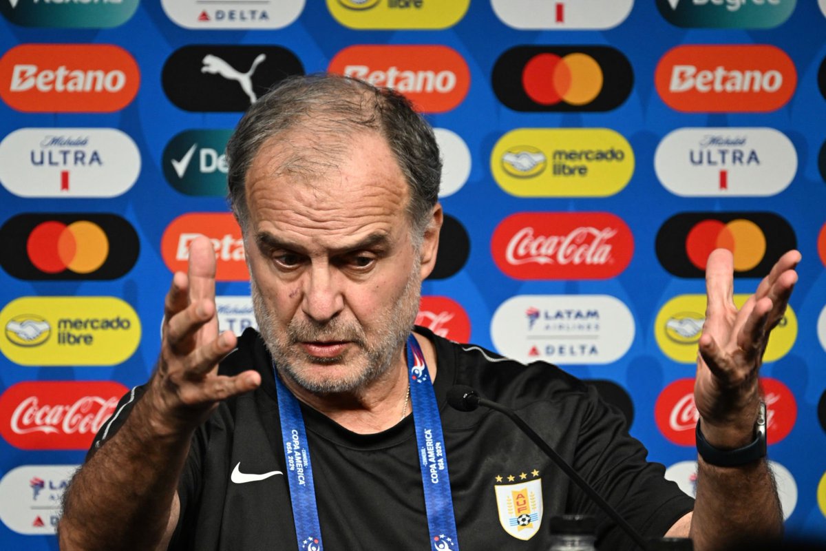 La critique de Marcelo Bielsa sur le football actuel ! 💭

« Je suis certain que le football est dans un processus de déclin. De plus en plus de gens regardent ce sport, mais il devient de moins en moins attrayant. On ne privilégie pas ce qui en a fait le premier sport au monde.