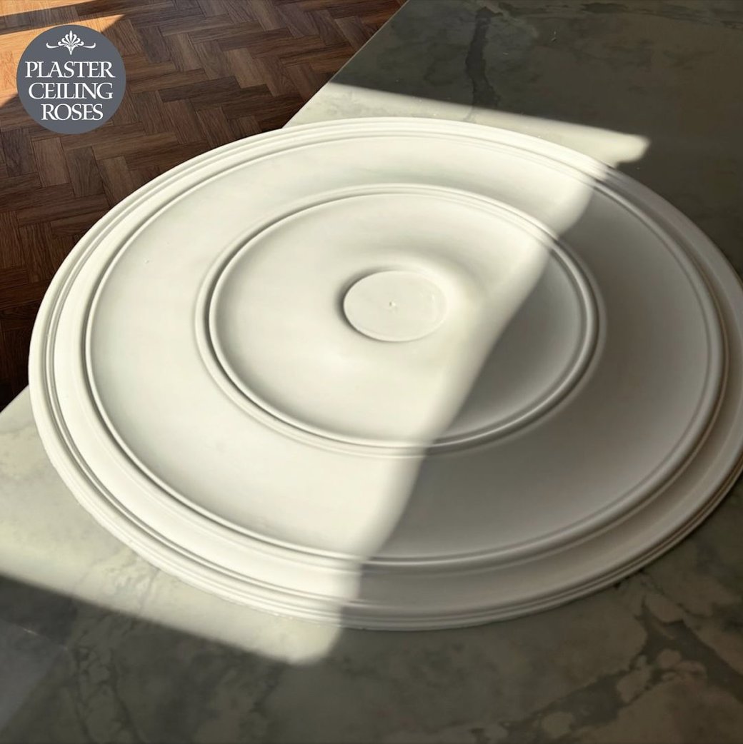 One of our top-selling ceiling roses is the elegant Plain Spun Plaster Ceiling Rose. With its timeless classical design, this ceiling rose is the ideal choice for enhancing the aesthetic of any contemporary property.
Photo Credits: @letsfix146
Product code: MPR072