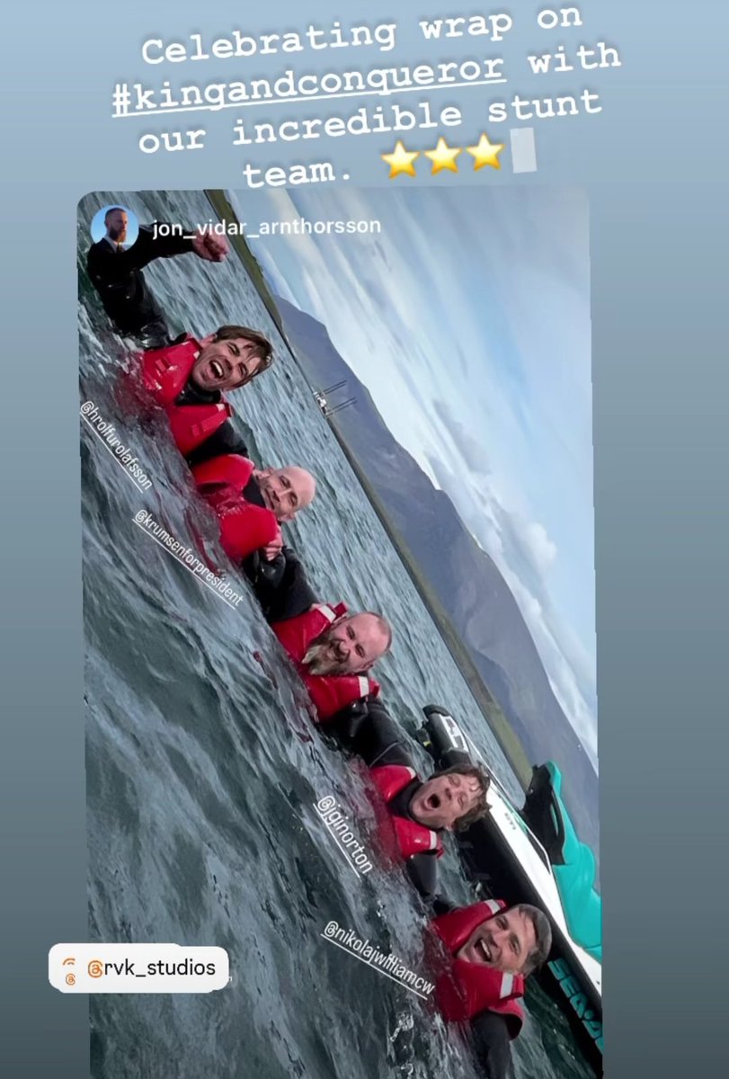 silvianap_cw's tweet image. 🔎 NEW (again! The 4th post in 4 days 😂)
AAAAND that&apos;s a wrap for the upcoming series &quot;King and Conqueror&quot;! 
Here are Nikolaj and James Norton with some stunt members taking a celebratory swim in the sea 😂

#NikolajCosterWaldau #JamesNorton #KingAndConqueror