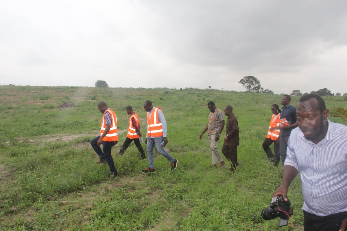 Ace4esafrica's tweet photo. Scientists ground-truthing the CSIR-CRI campus field for land demarcation, water source identification and locating the appropriate place for rice field development that can support all the intended validation trials on both rice and maize production technologies against #SLCPs https://t.co/gdWCOlxiEQ