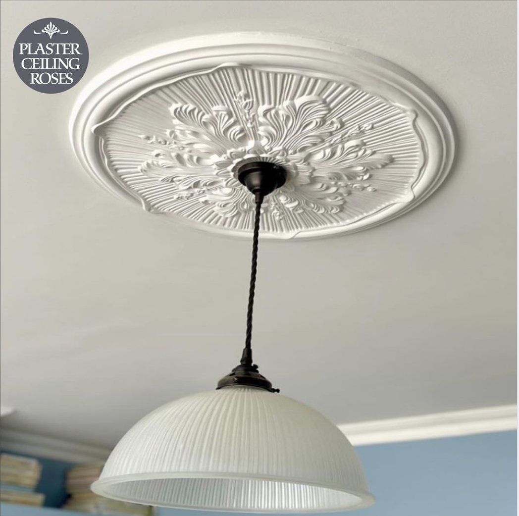 Imogen has beautifully incorporated our plaster acanthus ceiling rose into her home. This authentic Victorian design offers a subtle elegance, making it a great choice for customers seeking a genuine Victorian aesthetic without excessive ornamentation. 
@cosyinside
MPR003