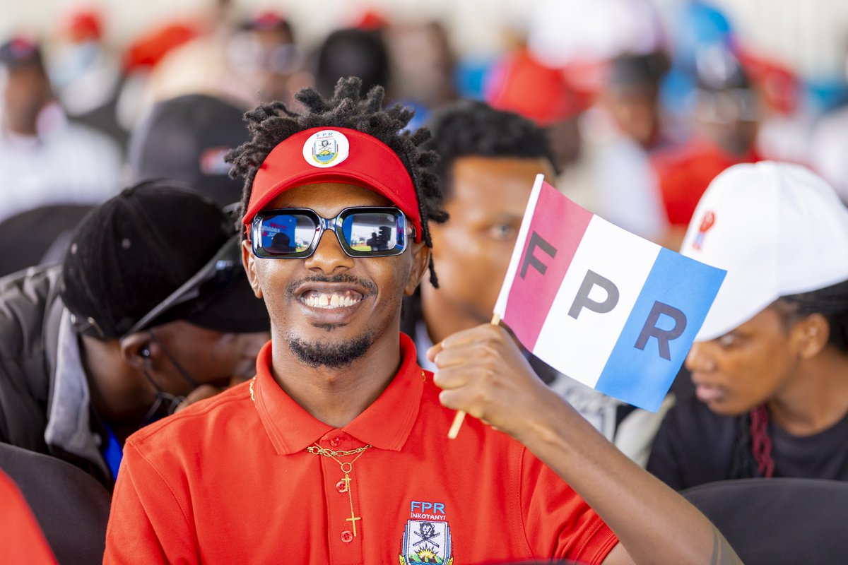 Patycope's tweet photo. Abahanzi nyarwanda baje gushyigikira Chairman wa RPF-Inkotanyi Paul #Kagame I Kayonza #ToraKagame24 #RPFOnTop ✊🏿✅ https://t.co/xNlOoHnNGC
